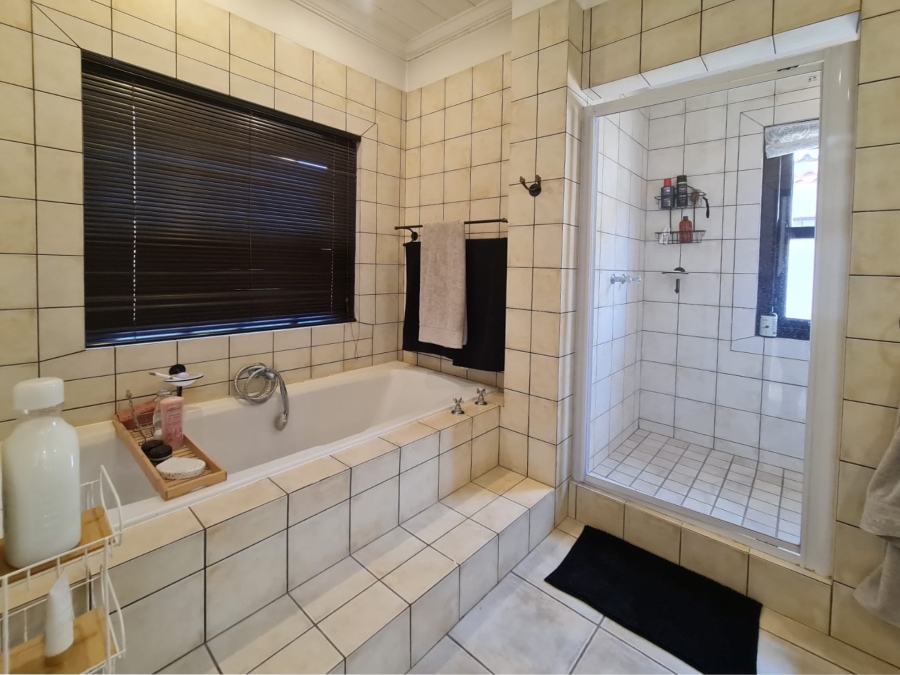 3 Bedroom Property for Sale in Estate D Afrique North West